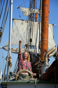 Capt. Arjen on Nordlys tows Tres Hombres