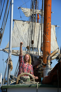 Capt. Arjen on Nordlys tows Tres Hombres