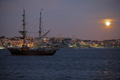 Tres Hombres in Cascais, Portugal